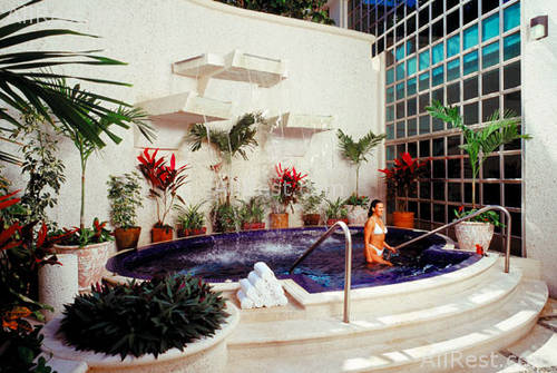 Le Meridien Cancun Resort & Spa 10